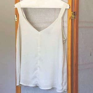 Top sleeveless tank size Small